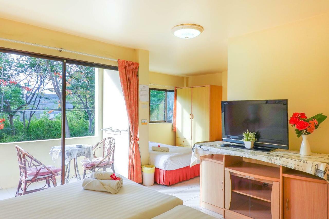 New Beach Guesthouse Хуа Хин Екстериор снимка