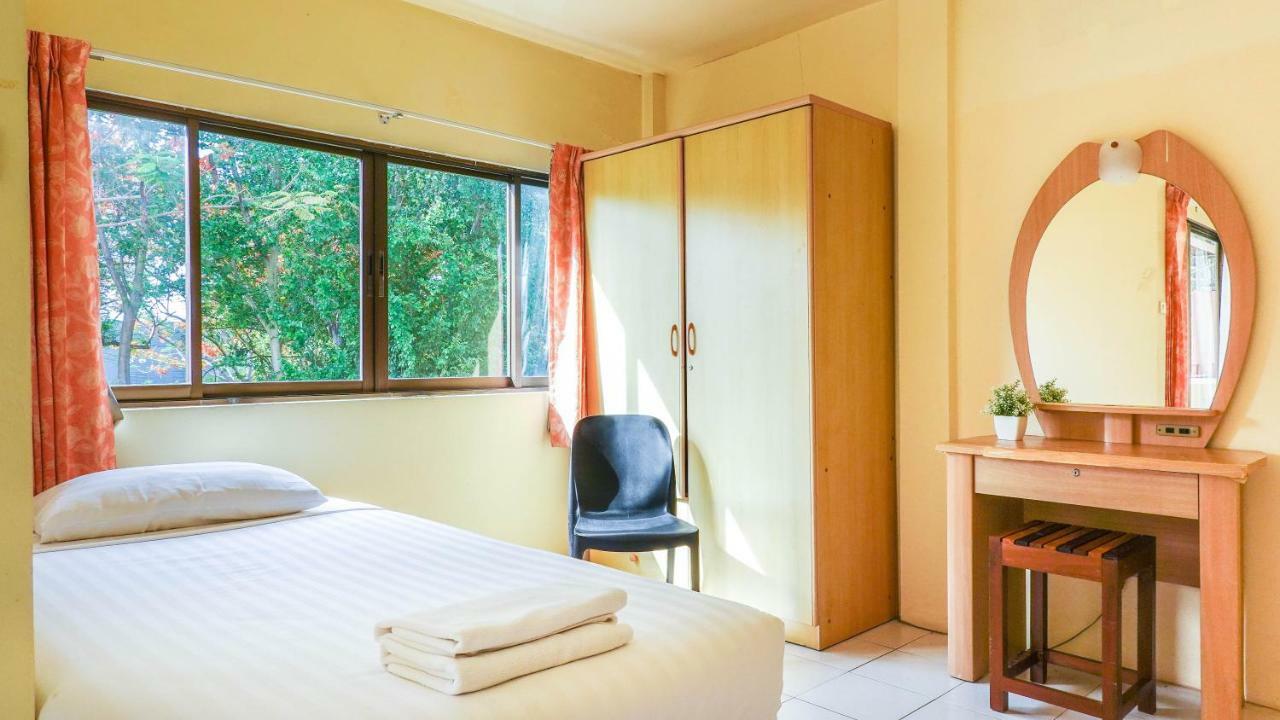 New Beach Guesthouse Хуа Хин Екстериор снимка